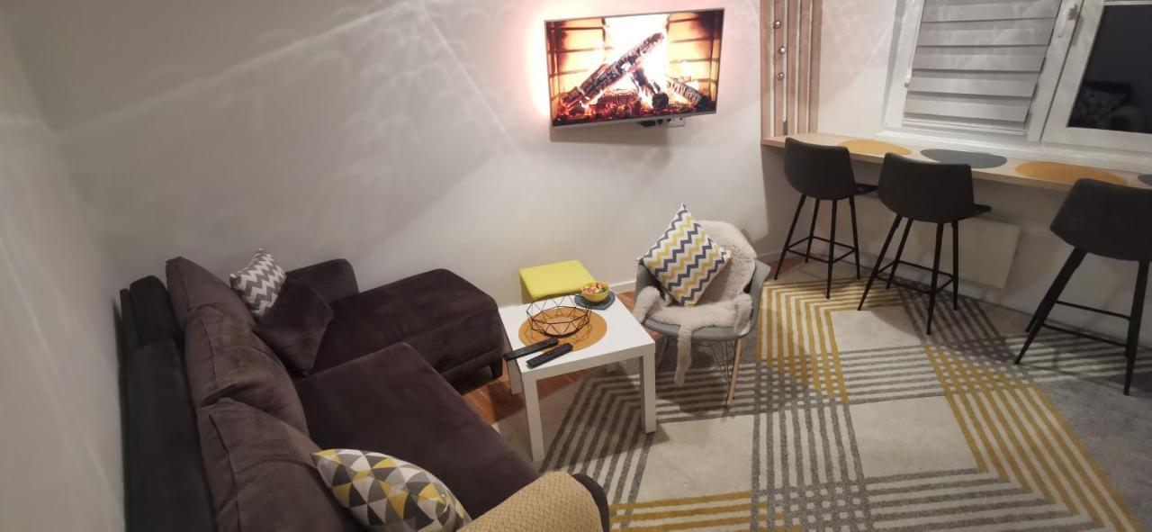 Vukov Vis 09 - With A Bedroom Apartment
